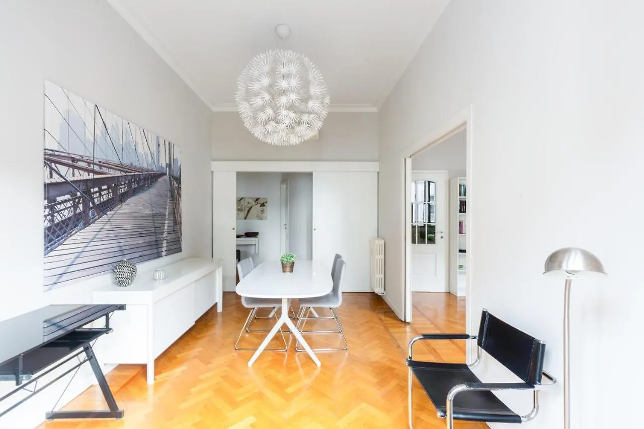 Spacious And Brilliant Apartment In Duomo By Easylife Milán Italia