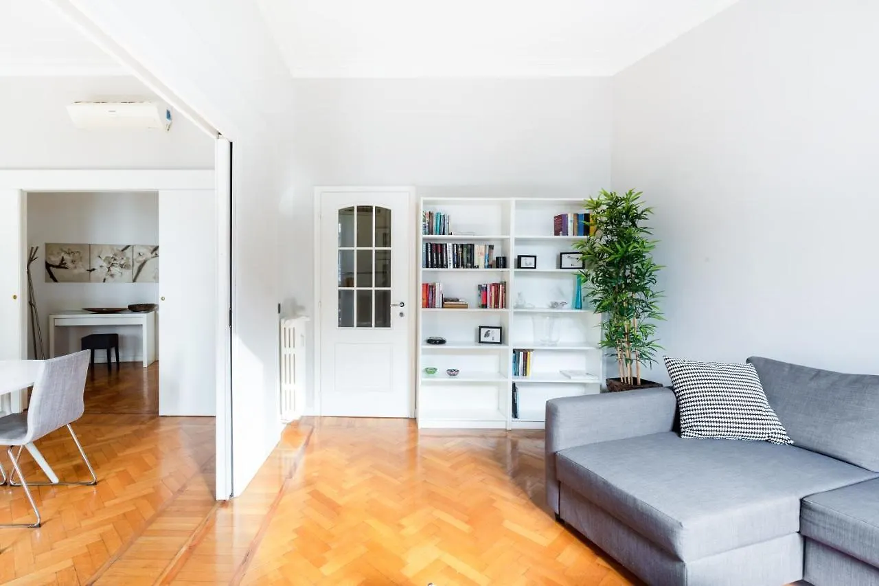 Spacious And Brilliant Apartment In Duomo By Easylife Milán 0*,  Italia