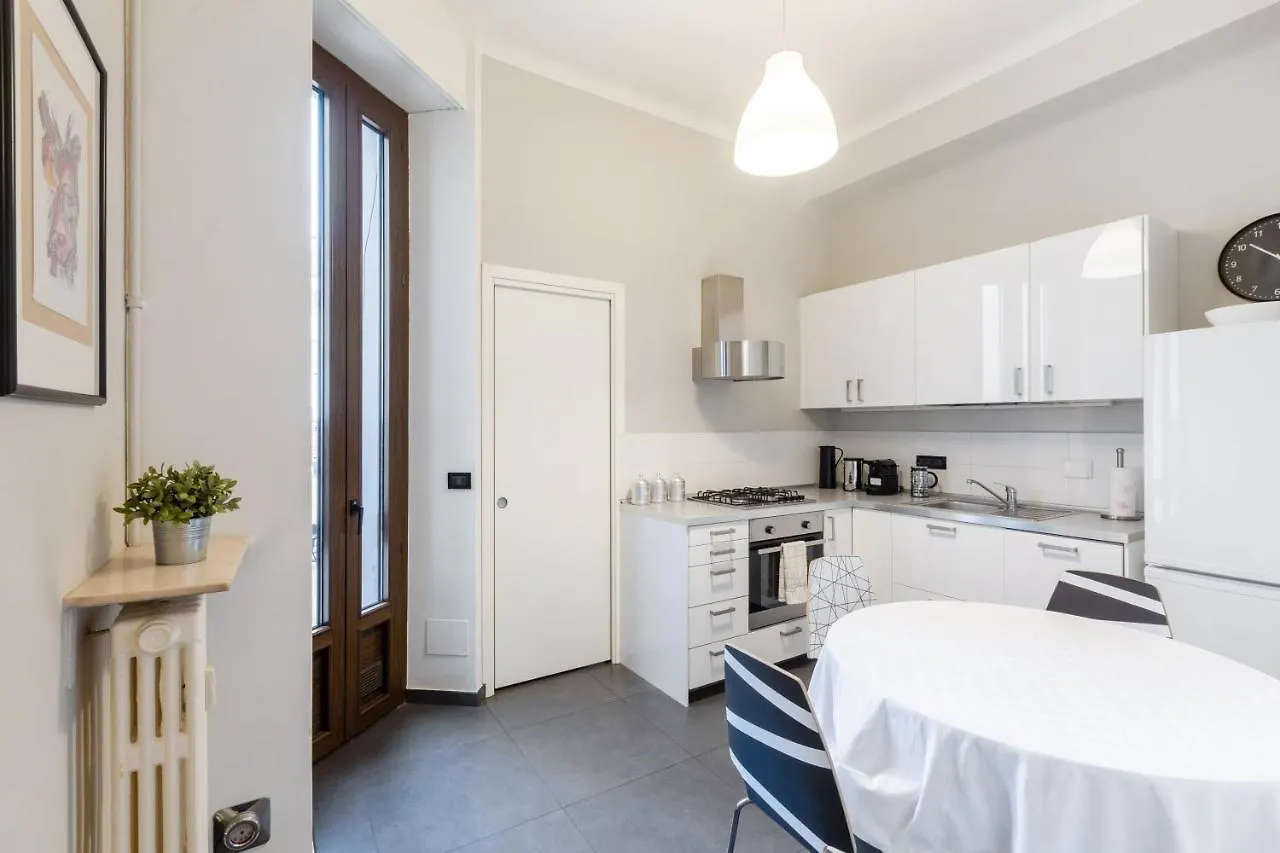 Spacious And Brilliant Apartment In Duomo By Easylife Milán Italia