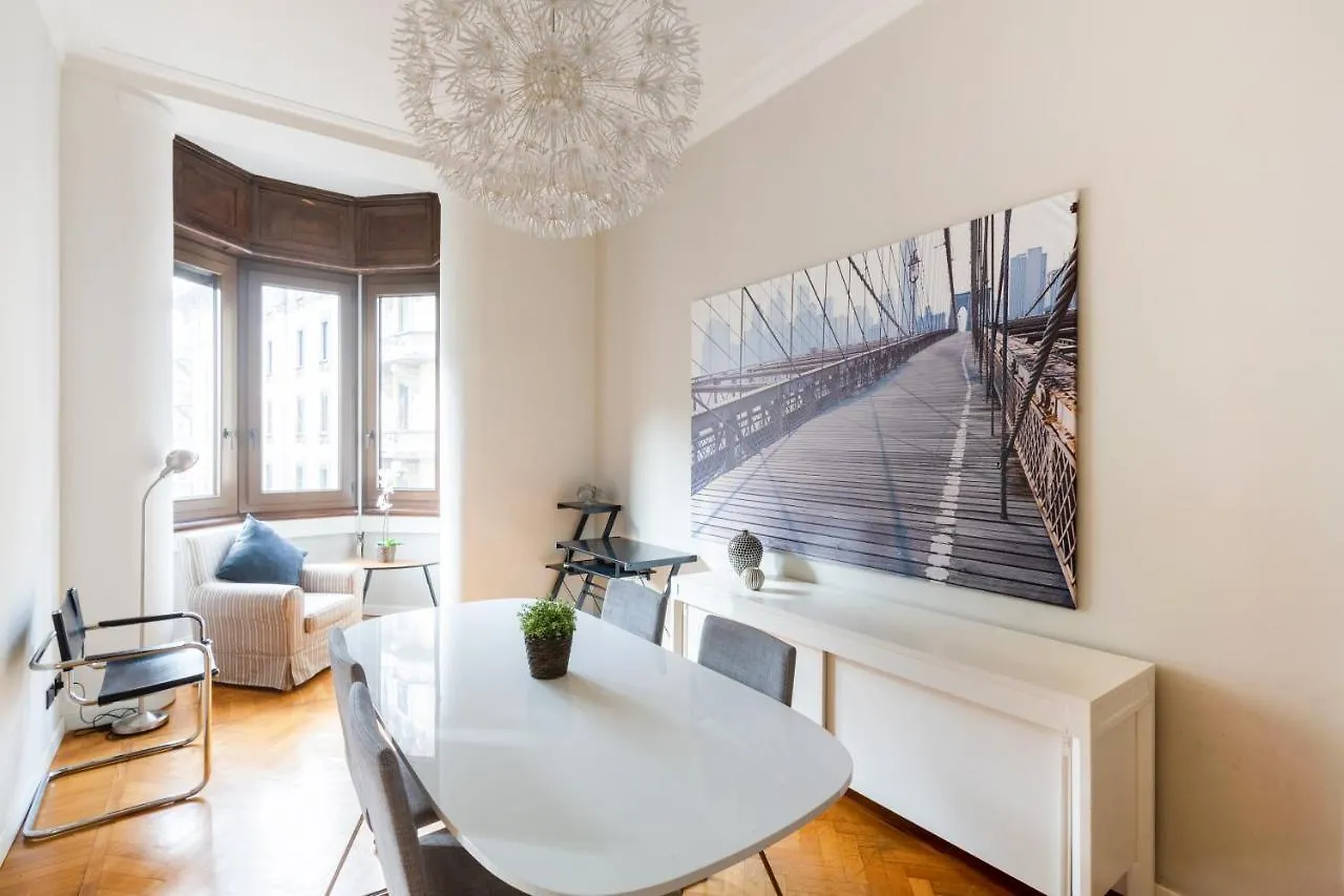 Spacious And Brilliant Apartment In Duomo By Easylife Milán