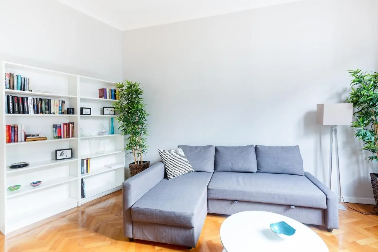 Spacious And Brilliant Apartment In Duomo By Easylife Milán