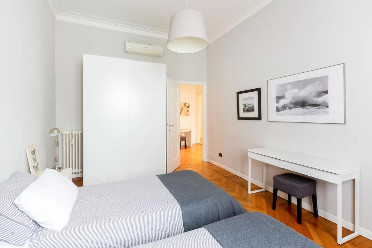 Spacious And Brilliant Apartment In Duomo By Easylife Милан 0*,